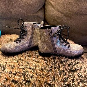 Kids boots